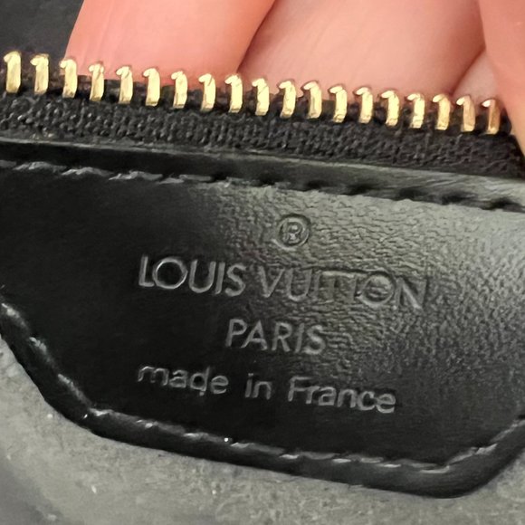 LOUIS VUITTON EPI LUSSAC BLACK LEATHER HANDDBAG - Picture 13 of 15